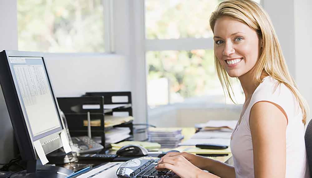Business_people_shutterstock-Woman-In-Home-Office-With-Comp-4137508_low-res